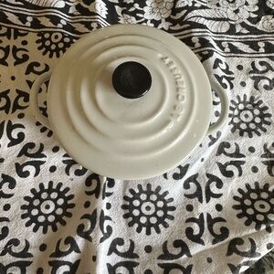 Le Creuset mini cocotte in vapeur grey